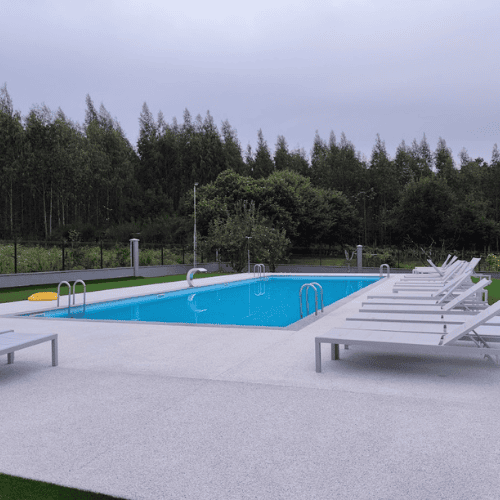 Pool der Pension Che